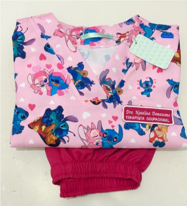 Pijama Hospitalar com Estampa Lilo e Stitch e Angel