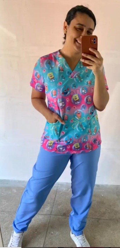 Pijama Hospitalar com estampa Turma do Bob Esponja - Imagem 2