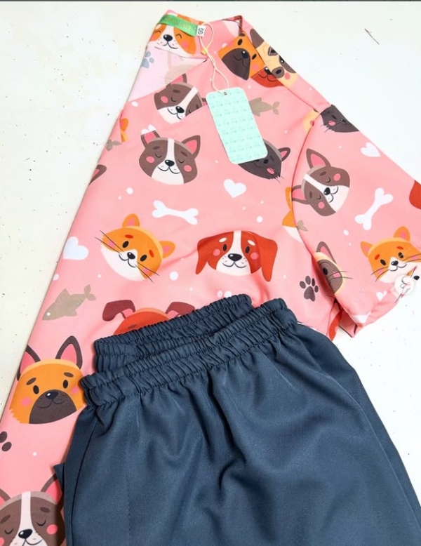 Pijama Hospitalar com estampa Cachorrinhos (fundo Salmão)