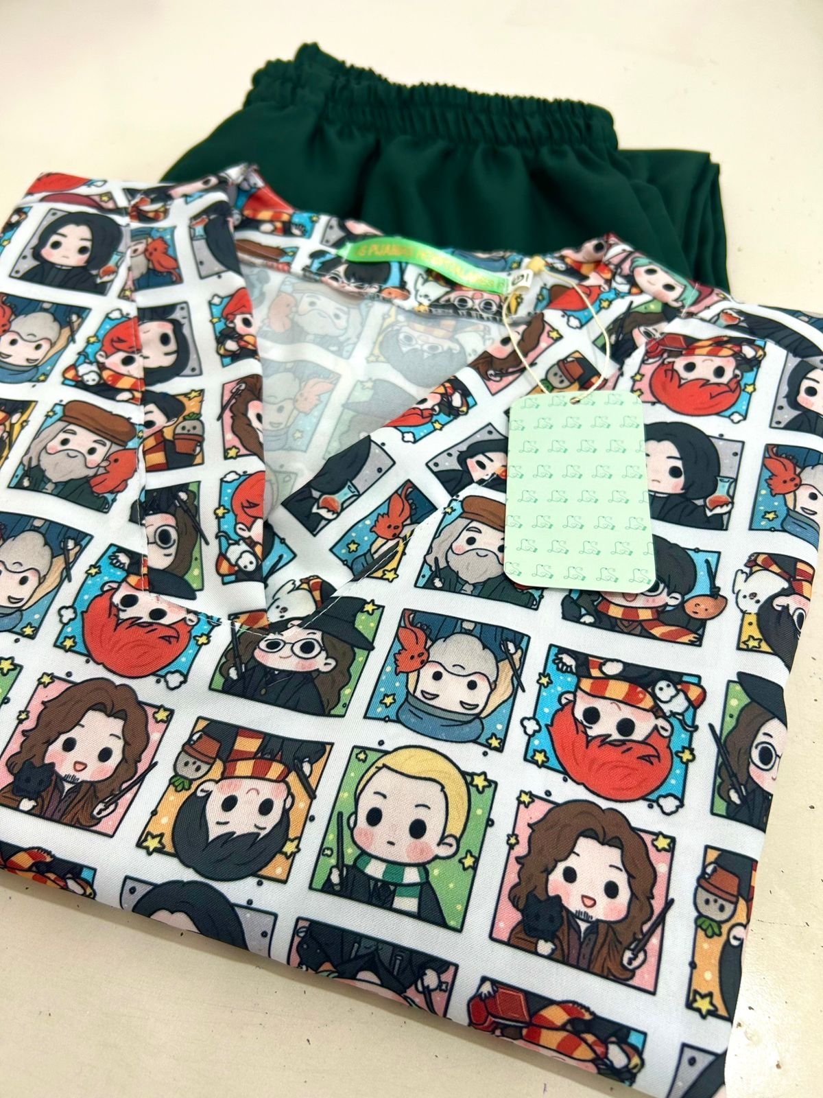 Pijama Hospitalar Com Estampa Harry Potter Quadradinhos