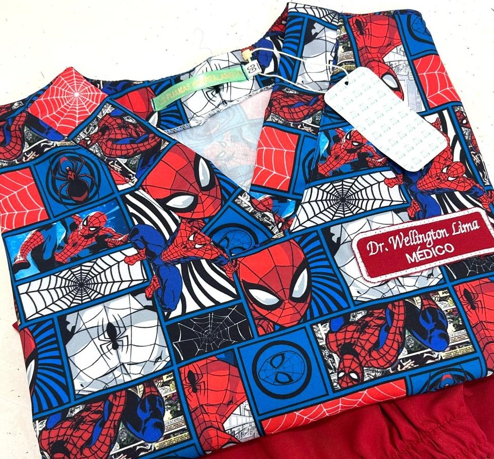 Pijama Hospitalar com estampa Homem-Aranha em Quadrinhos