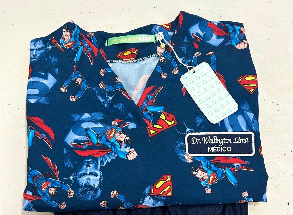 Pijama Hospitalar com Estampa Superman